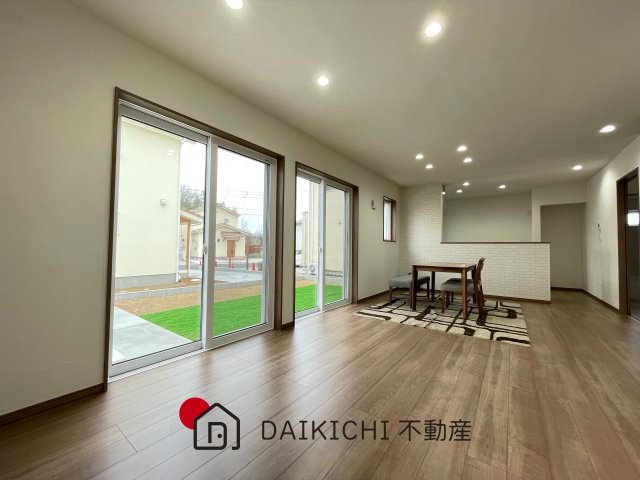 【居間・リビング】 | 熊谷市久下　ヴィラコートゆうきゅう　戸建　全2棟　R区画　