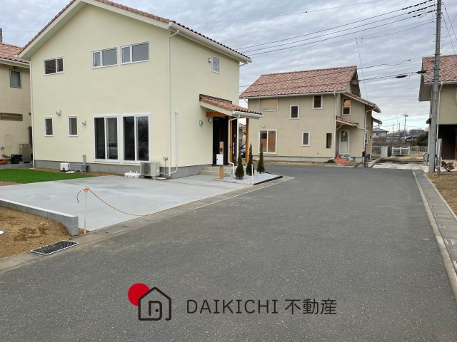 【前面道路含む現地写真】 | 熊谷市久下　ヴィラコートゆうきゅう　戸建　全2棟　R区画　