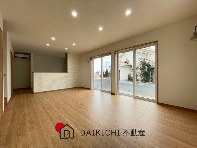 【居間・リビング】 | 熊谷市久下　ヴィラコートゆうきゅう　新築戸建　全2棟　S区画　