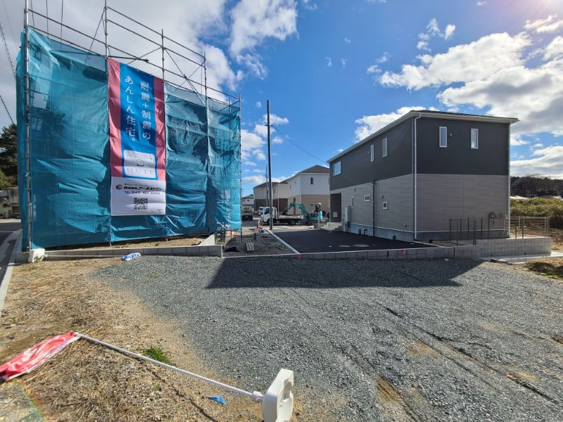 平下荒川第1の前面道路含む現地写真|建築中です。2024.2月完成予定です。