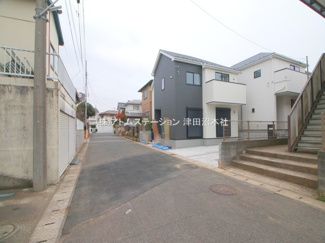 【前面道路含む現地写真】