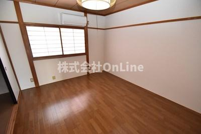 高砂町１丁目戸建賃貸の洋室