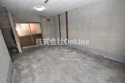 高砂町１丁目戸建賃貸の駐車場