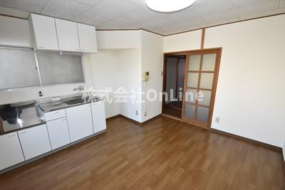 高砂町１丁目戸建賃貸の居間・リビング