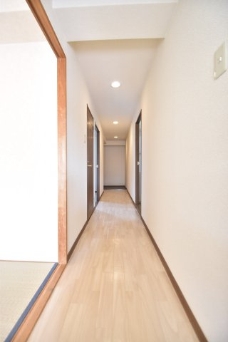 大阪市城東区関目１丁目の賃貸マンションの玄関