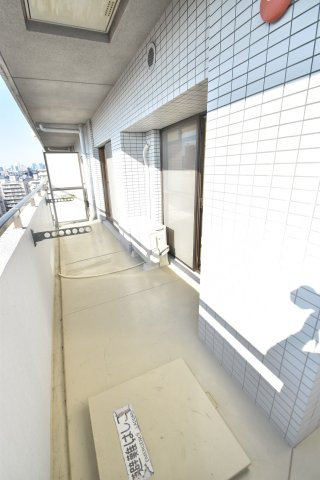 大阪市城東区関目１丁目の賃貸マンションのバルコニー