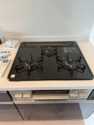 【浴室】 | ビューテラス白鳥 | 追い焚き機能・浴室暖房乾燥機付きバスルーム♪雨の日のお洗濯にも便利な物干しバー完備です！小窓があるので湿気がこもりにくくて良いですね☆