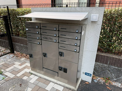 【その他共用部分】 | ビューテラス白鳥 | 共用部には宅配BOXがあるので荷物の受け取りもスムーズに♪再配達を依頼する手間が省けます☆