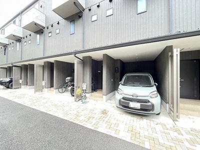 【駐車場】 | ビューテラス白鳥 | いつでも目の届く敷地内に駐車場があります♪お車をお持ちのファミリーさんにオススメです☆