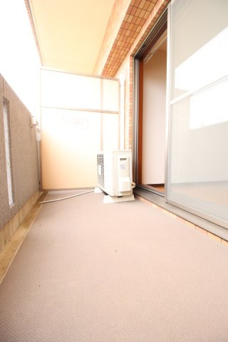 アーバンフラッツ城東のバルコニー