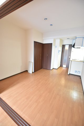 大阪市城東区野江２丁目の賃貸マンションの居間・リビング