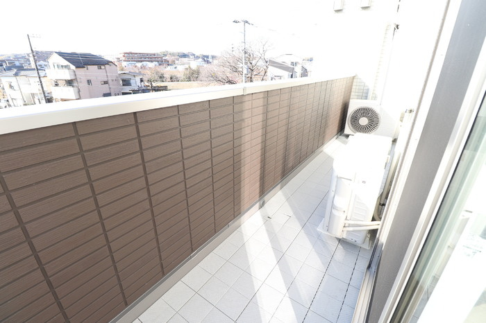 アベニール大倉山のバルコニー