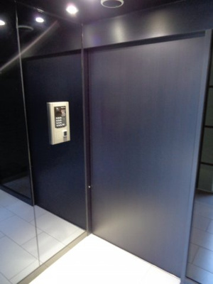 【エントランス】 | プレミアムキューブ新中野