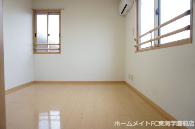 熊本市東区小峯３丁目のアパートの洋室