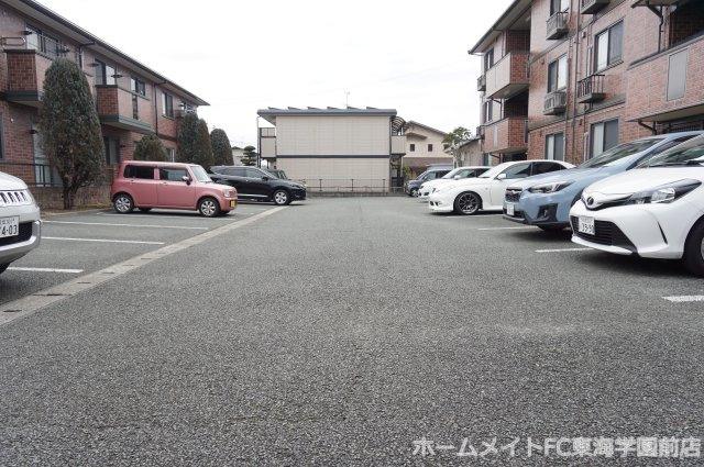 熊本市東区小峯３丁目のアパートの駐車場