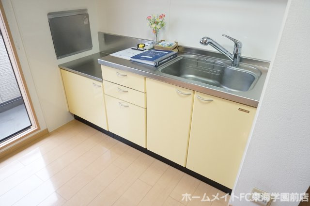 熊本市東区小峯３丁目のアパートのキッチン