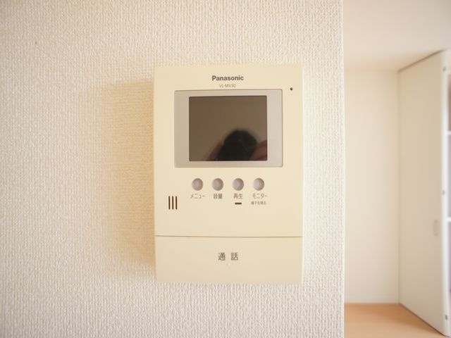 【セキュリティ】 | ヴィラフェリーチェⅡ五番館 | 訪問者の確認ができるTVドアホン付きです♪
