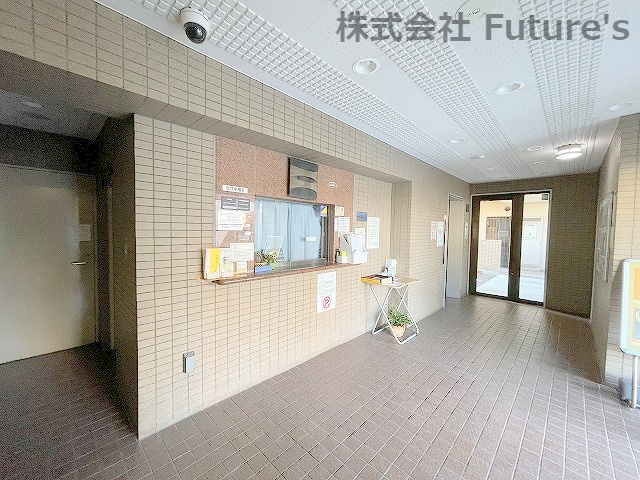 コスモ三郷リバーピアのエントランス|マンションエントランスの写真です
