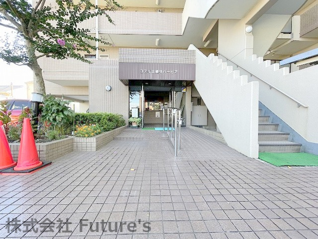 コスモ三郷リバーピアのエントランス|マンションエントランス