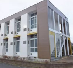 レオパレススターハイムのエントランス