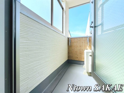 【バルコニー】 | ハーモニーテラス高道町Ⅵ | バルコニーからの眺めを楽しみながら食事をしませんか