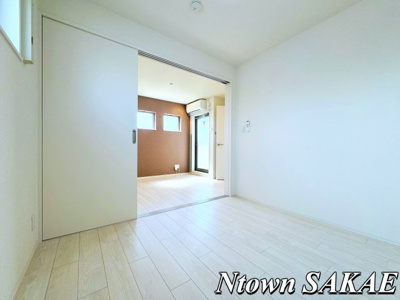 【居間・リビング】 | ハーモニーテラス高道町Ⅵ | ゆったり過ごせる居間です