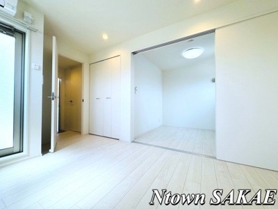 【居間・リビング】 | ハーモニーテラス高道町Ⅵ | 使いやすいリビングです