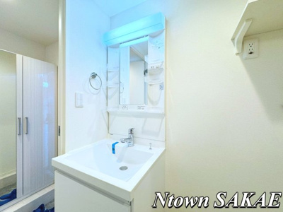 【独立洗面台】 | ハーモニーテラス高道町Ⅵ | 独立洗面台、小物を置くことができて便利です