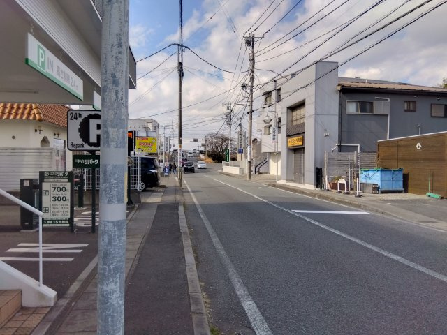売土地　三島市大場の前面道路含む現地写真|県道141号線沿いの土地になります。生活利便性が高く生活しやすい環境だと思います。
