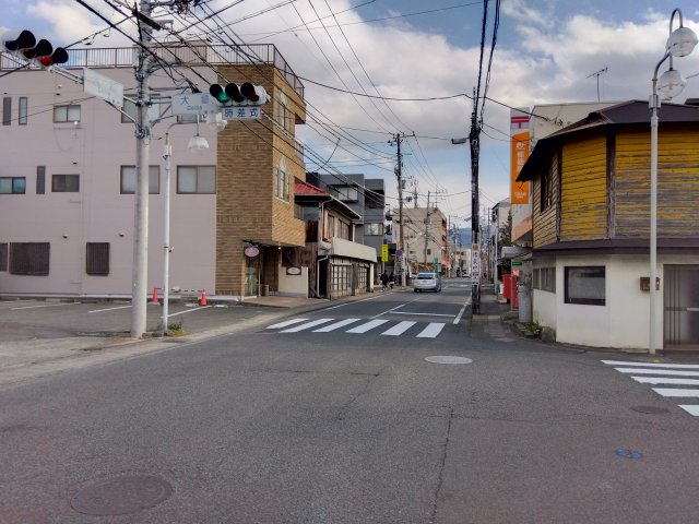 売土地　三島市大場の前面道路含む現地写真|国道136号線まで車で5分の好立地です。通勤・お出掛けしやすい環境です。