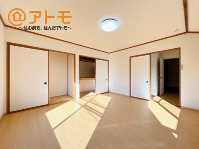 【子供部屋】 | 沼津市日の出町　中古建て　全1棟 | 広々使える収納付きの洋室です♪