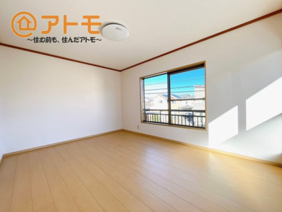 【子供部屋】 | 沼津市日の出町　中古建て　全1棟 | 収納豊富な洋室は使い勝手良好です！