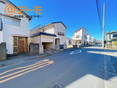 【前面道路含む現地写真】 | 沼津市日の出町　中古建て　全1棟 | 前面道路も広いので駐車が苦手なママもらくらく駐車することができます♪