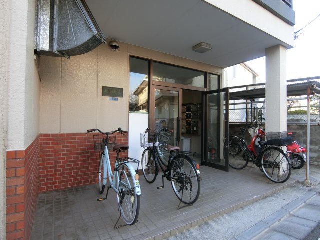 長瀬ビルのエントランス