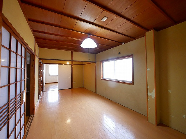 南袋町戸建の洋室|きれいな洋室です