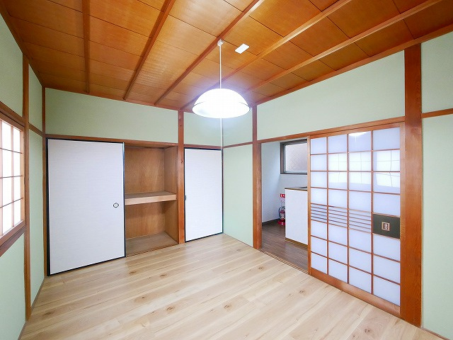 南袋町戸建の洋室|きれいな洋室です