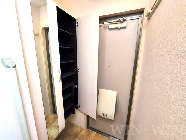 アスター若宮 Bの玄関