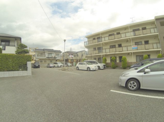 【駐車場】