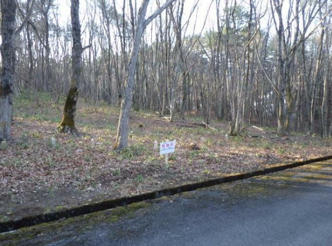 猪苗代町大字蚕養字沼尻山甲　資材置き場