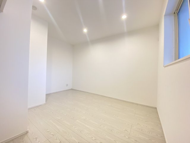 Like四街道の内装|明るい色調の室内です