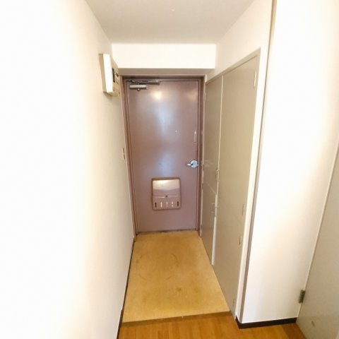 室蘭東町第２住宅の玄関