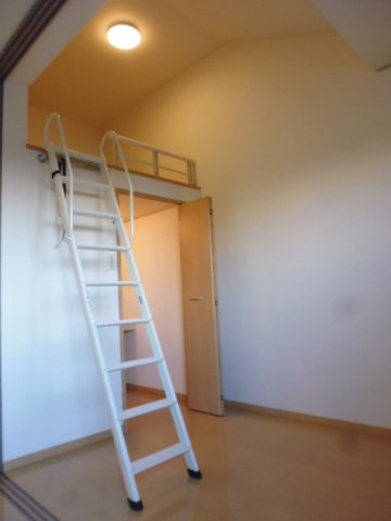 グランド ソレーユ　Bの居間・リビング