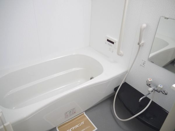 グリュックⅢ　Bの浴室