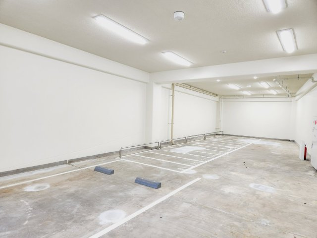【駐車場】