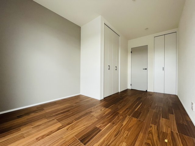 梅津北浦町の洋室