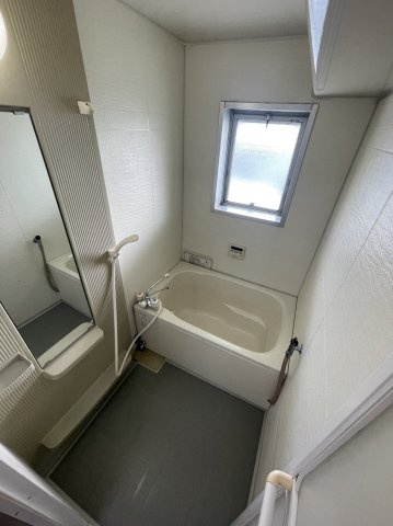 マンション沢良宜A棟の浴室