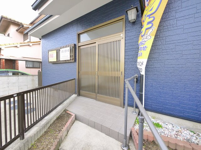 田原本町泰庄中古戸建のエントランス