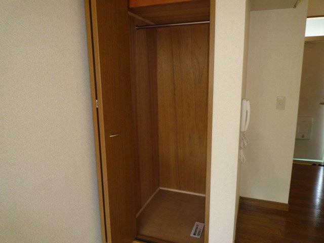 コーポルミナスＢの収納|クローゼット