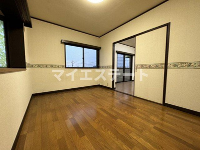 【洋室】 | ロイヤルマンション