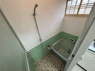 日野町貸家(西)の浴室